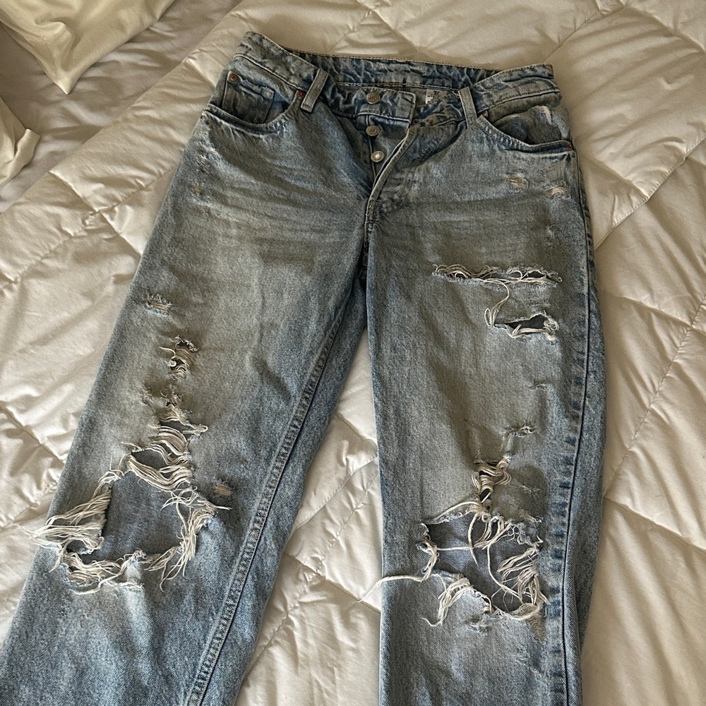 Sale — H&M 90’s Vintage Distressed Boyfriend Jeans, 26